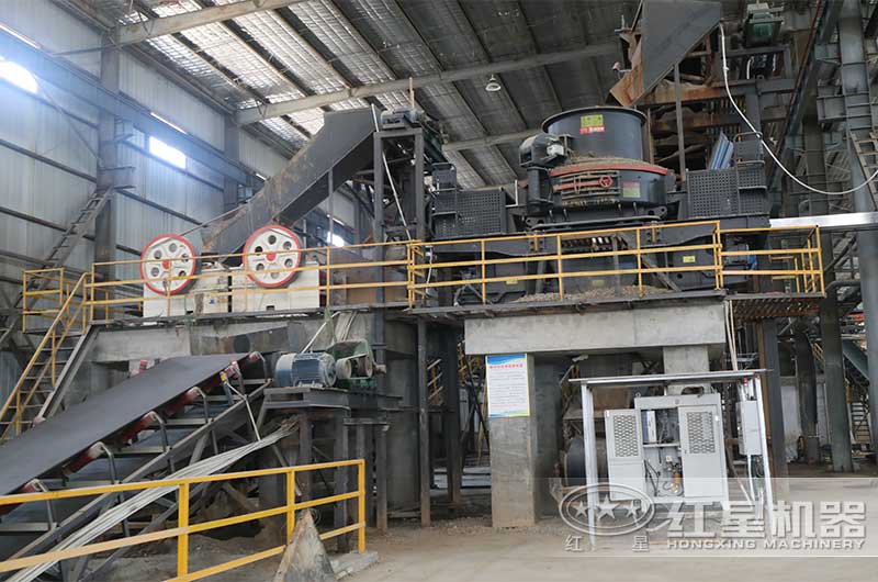 細(xì)鄂破與制砂機(jī)作業(yè)現(xiàn)場 細(xì)鄂破與制砂機(jī)作業(yè)現(xiàn)場
