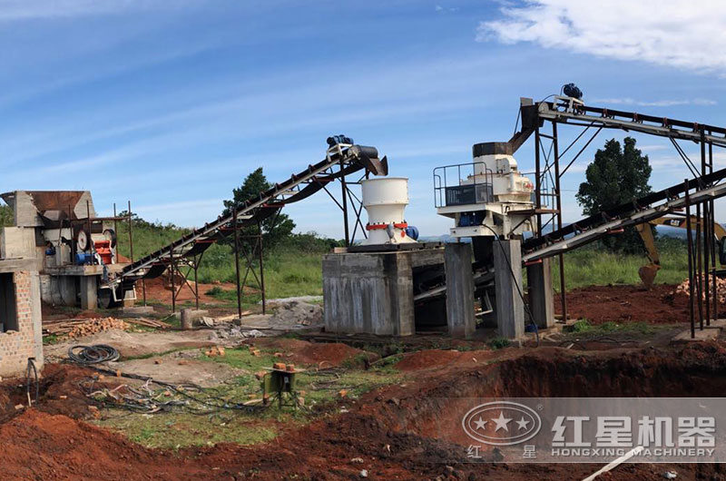 時產(chǎn)100噸砂石廠現(xiàn)場用VSI8518制砂機(jī) 時產(chǎn)100噸砂石廠現(xiàn)場用VSI8518制砂機(jī)